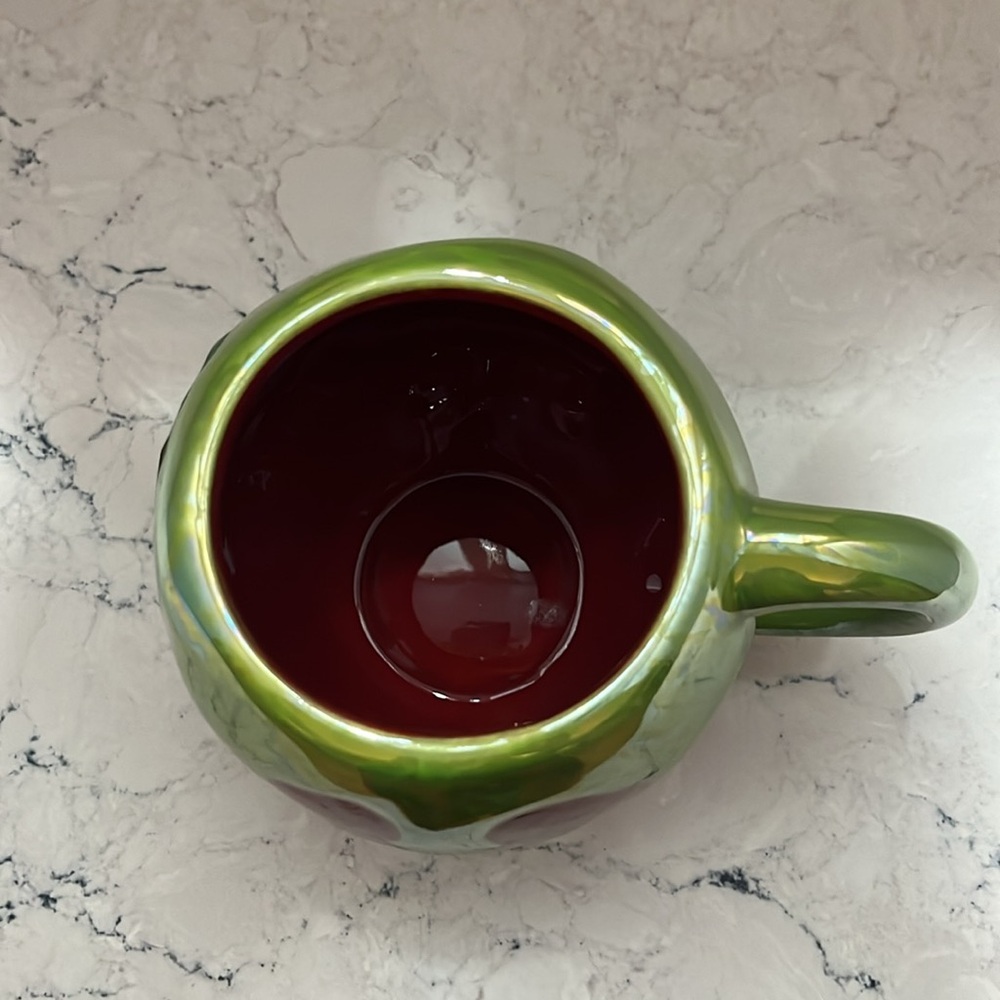 Disney Villians hand-painted poison apple 🍎 mug NWT - Picture 2 of 5